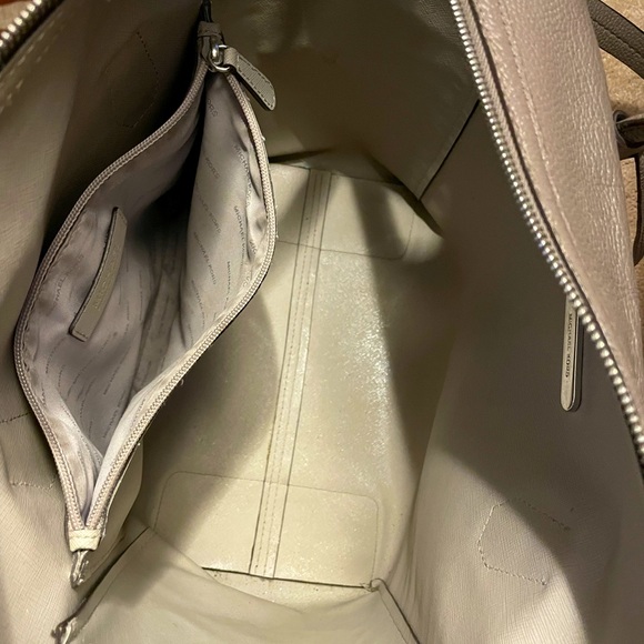 Authentic Michael Kors Tote - Picture 4 of 6